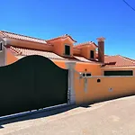 D'yellow House - And Countryside Casa de Férias Carqueja