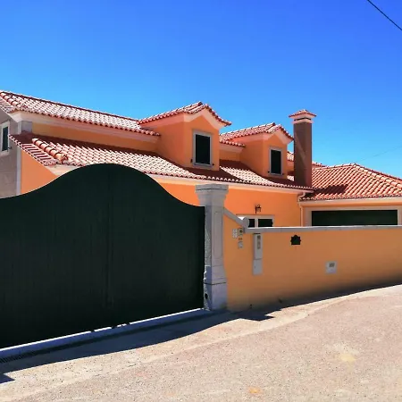 D'yellow House - And Countryside Feriehus Carqueja