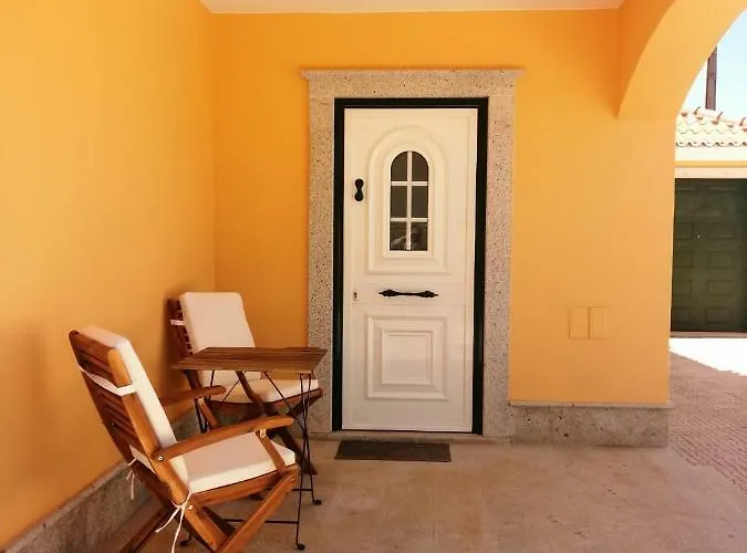 D'yellow House - And Countryside Carqueja