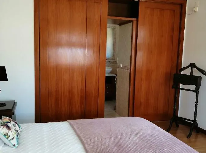 D'yellow House - And Countryside