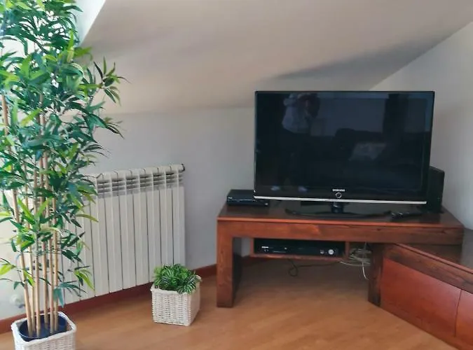 D'yellow House - And Countryside