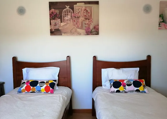 D'yellow House - And Countryside *